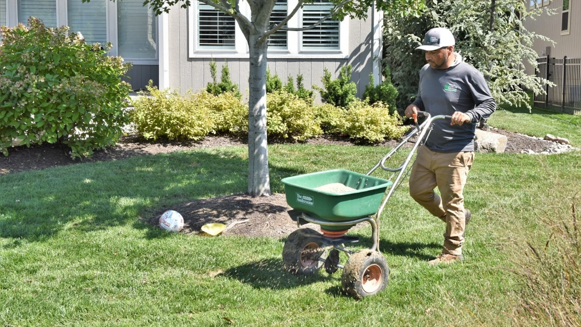 Pre-Emergent Weed Control Should Be on Your Spring Lawn Care To-Do List!