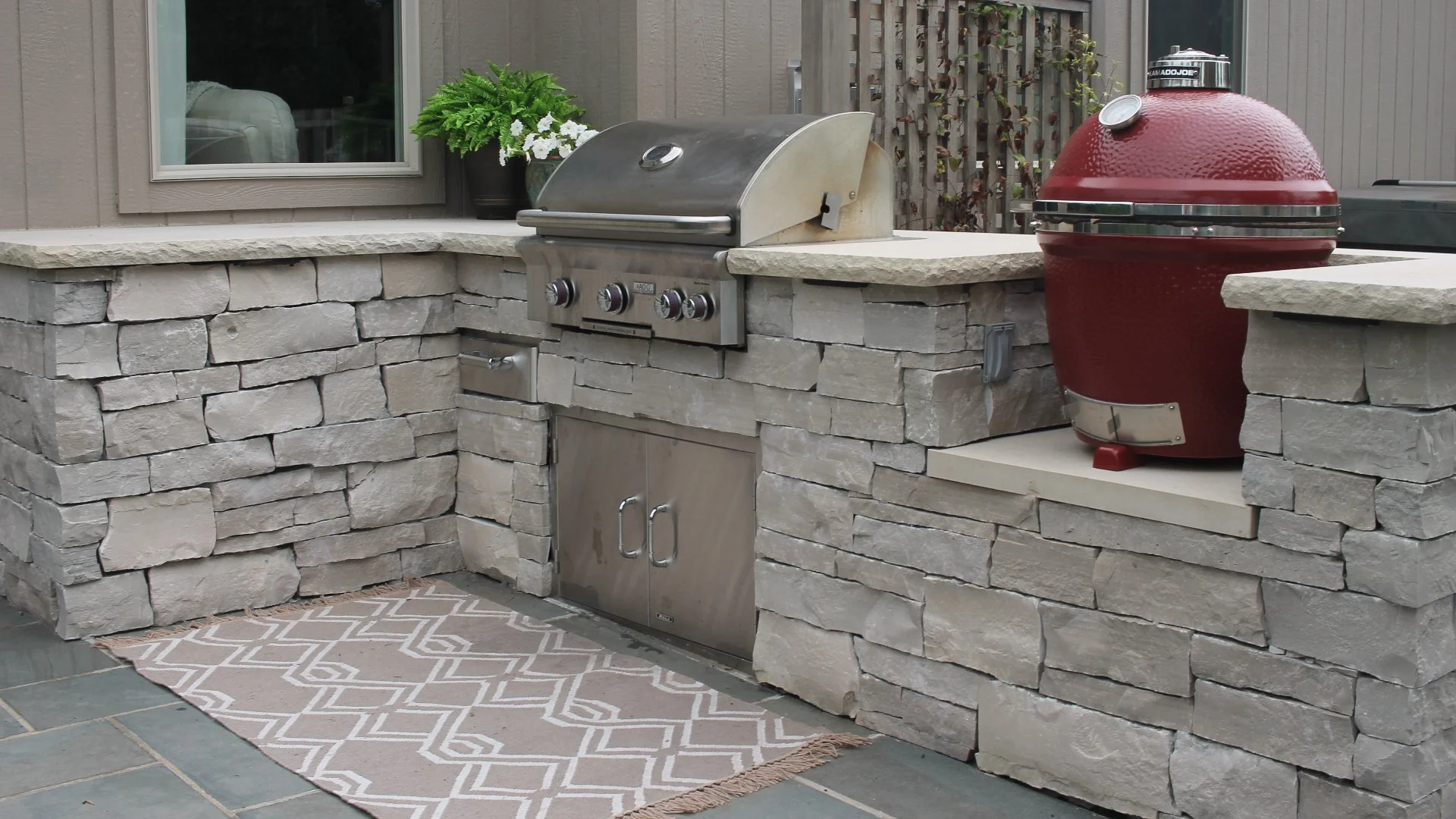 What Features Should Your Outdoor Kitchen Include?